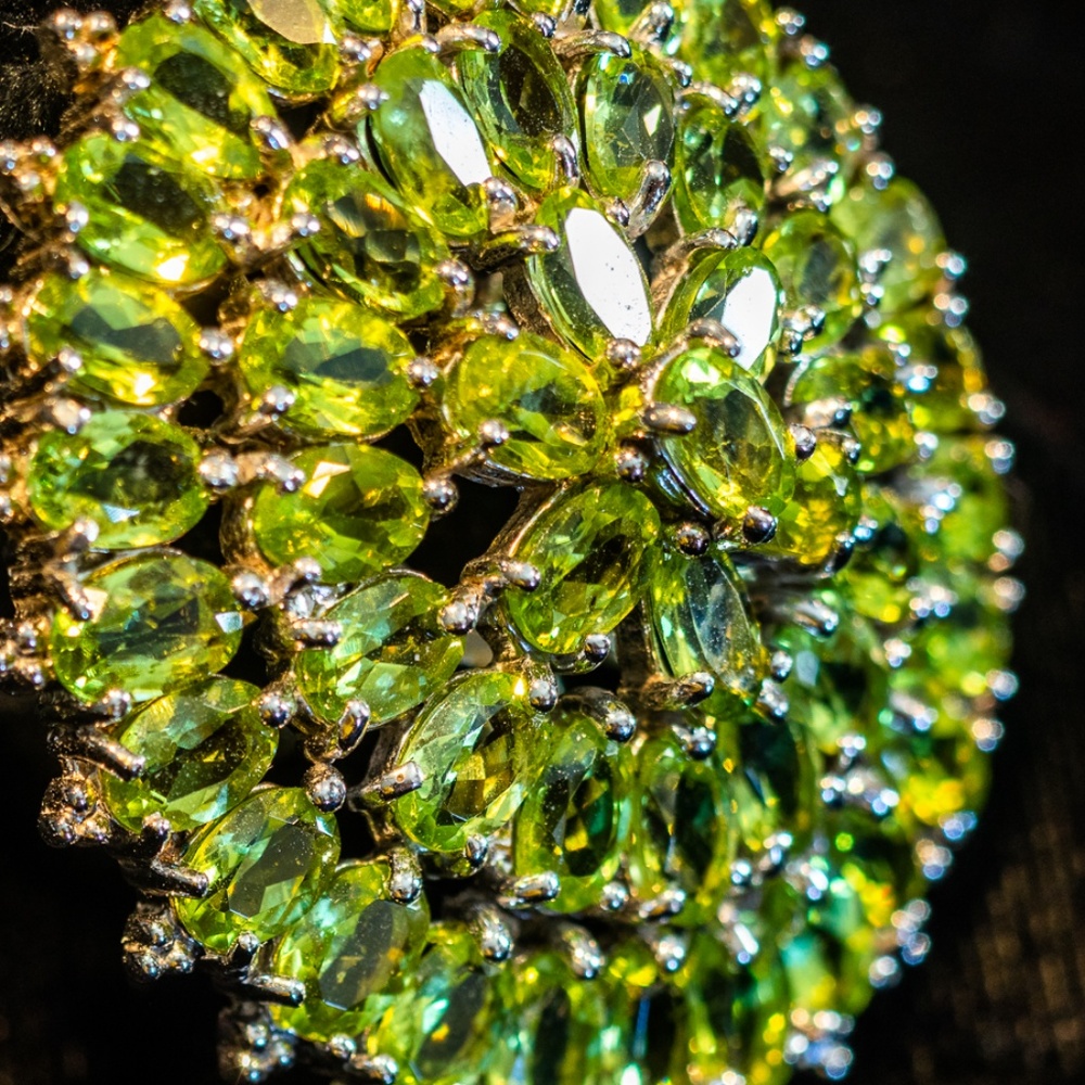 Top Rich Green Peridot Ring Sz. 8.5